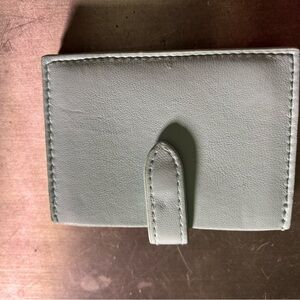 Elegant Green Faux Leather Card Holder